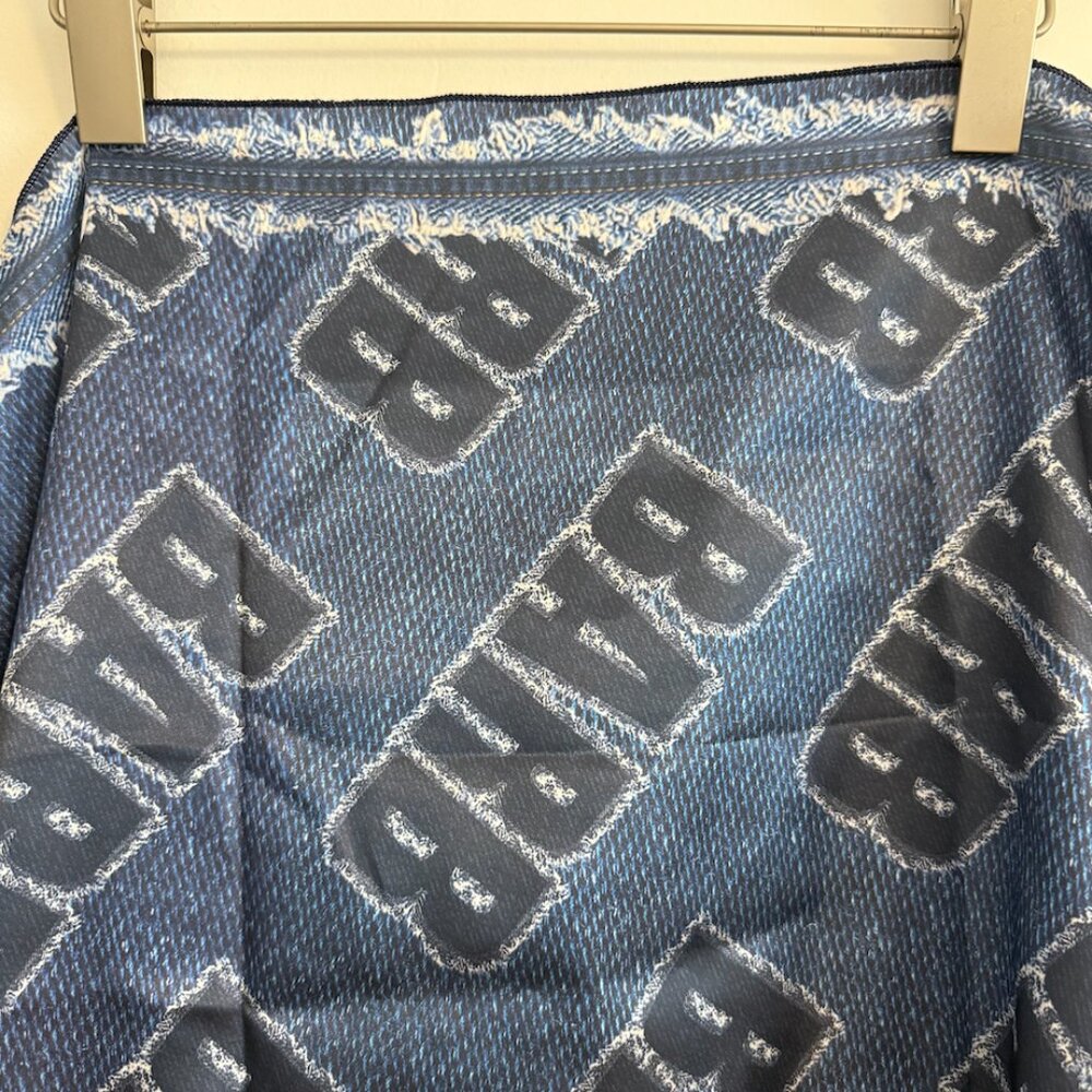 Nicki Minaj Merch BARB Scarf - Picture 2 of 3